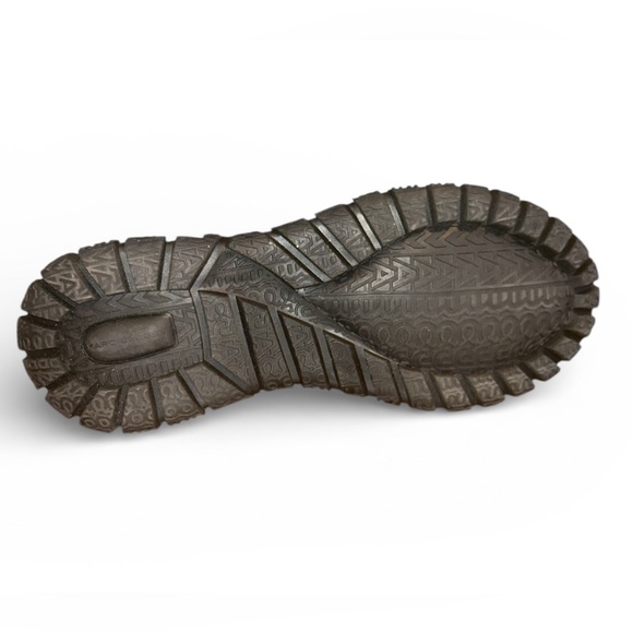 Marc Jacobs Monogram Lazy Runner Sneakers – Black & White Men’s 12 / Women’s 13 - Picture 7 of 9